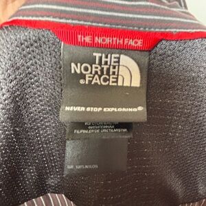 The North Face Long Sleeve Striped Vented Button Down Hiking Fishing button